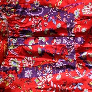 KOI Basics Scrub Top XS with assorted buttons. Like new